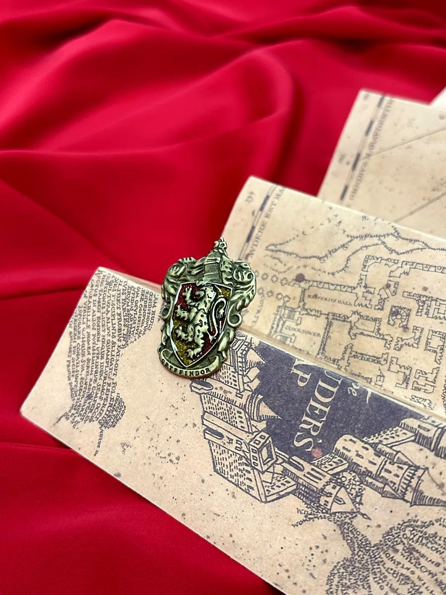 Значок Гарри Поттер металлический на рюкзак картинка №3