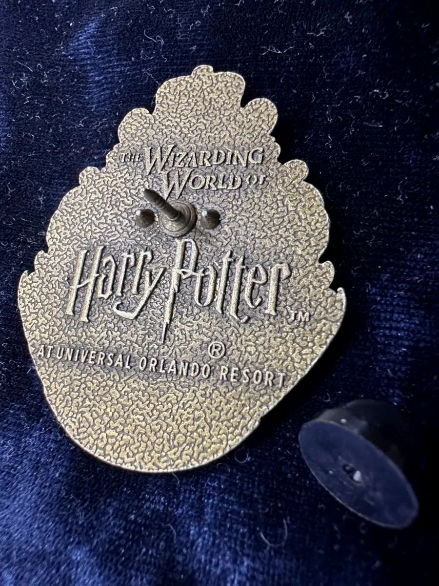 Значок Гарри Поттер металлический на рюкзак картинка №2